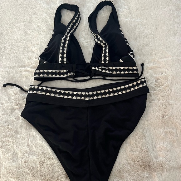 Robin Piccone bikini
Small - Picture 2 of 3